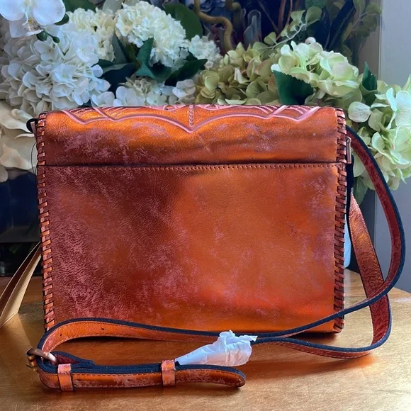 NWT! RARE Patricia Nash “Sarola” Hand-Tooled Leather Crossbody